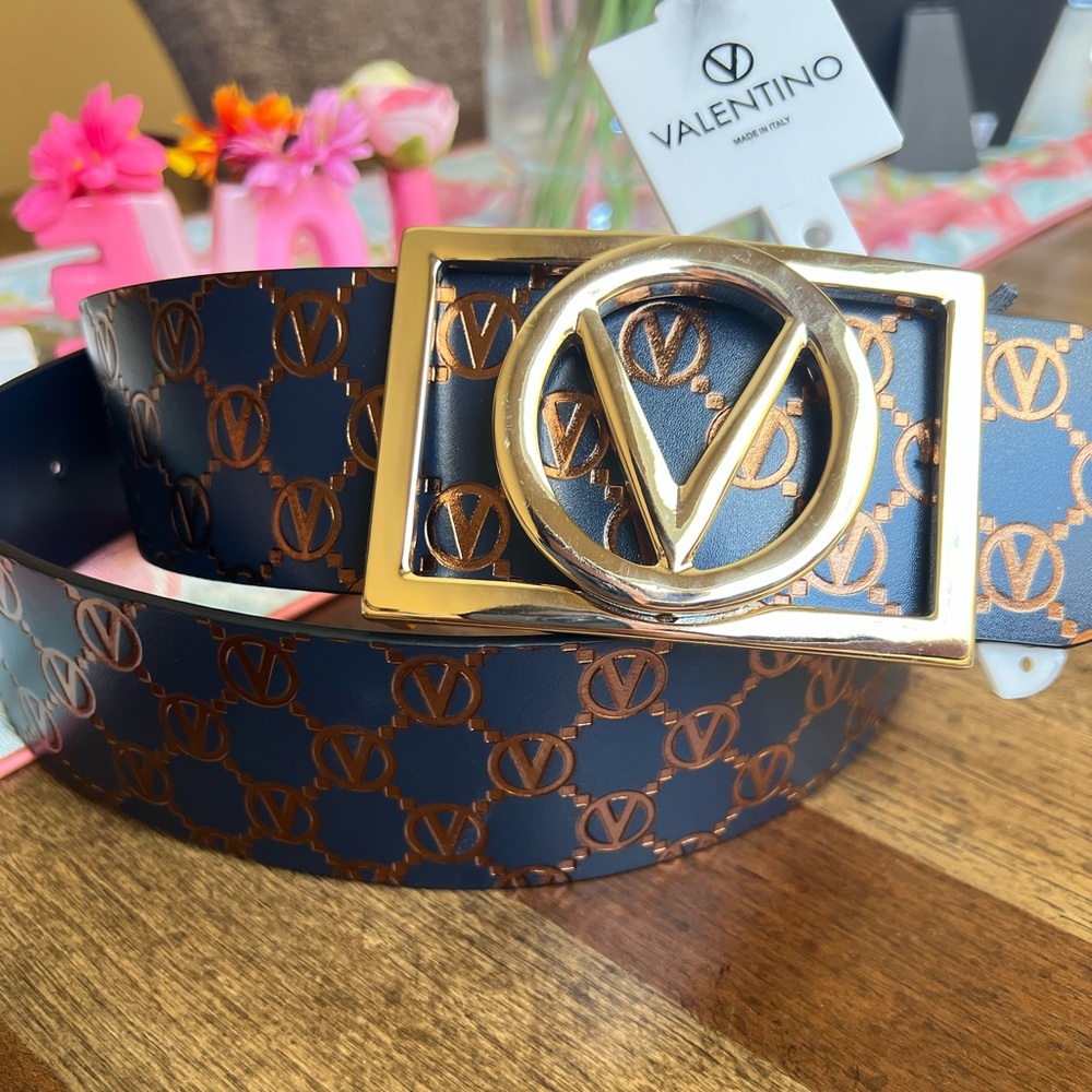 New with tags Valentino genuine leather Belt/ size large
